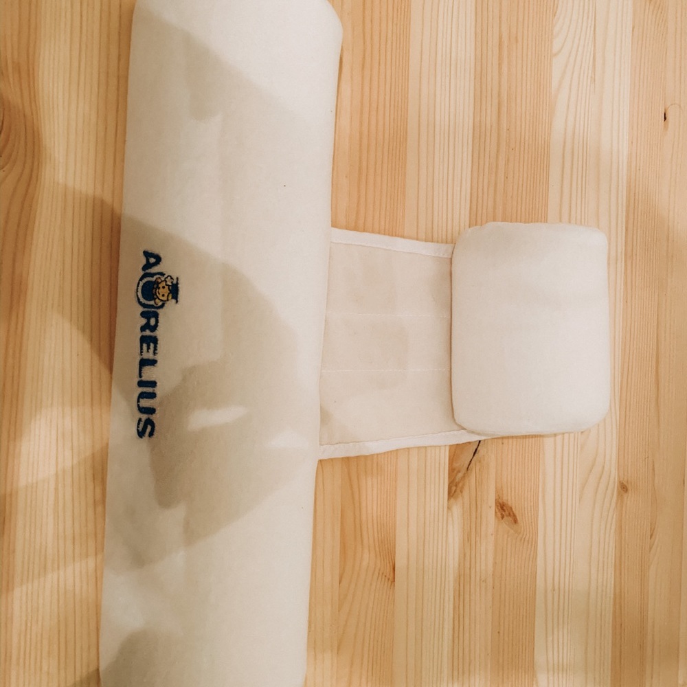 Baby sleep positioner flat head prevention